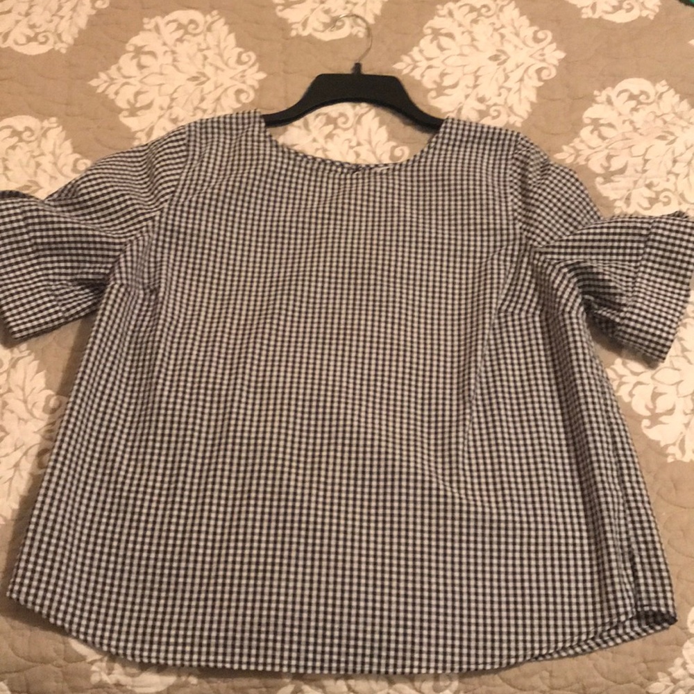 Crown & Ivy Top